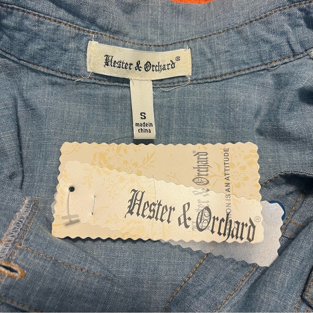 HESTER & ORCHARD NWT Women's Chambray Denim Button Down Size Small - Picture 6 of 7